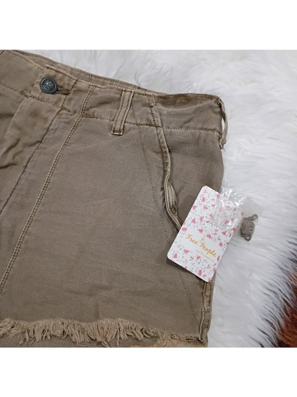 Free People Easy Goes It Boho Festival Sz 10 Shorts Beige Frayed Hem - Picture 10 of 12